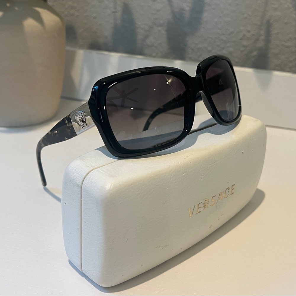 Versace Sunglasses Model 4190 - Picture 5 of 11